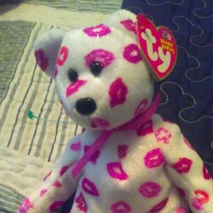 TY BEANIE BABY KISSY